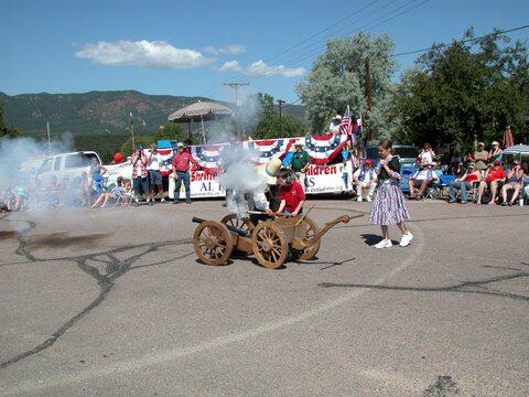 parade_cannon-fire.jpg